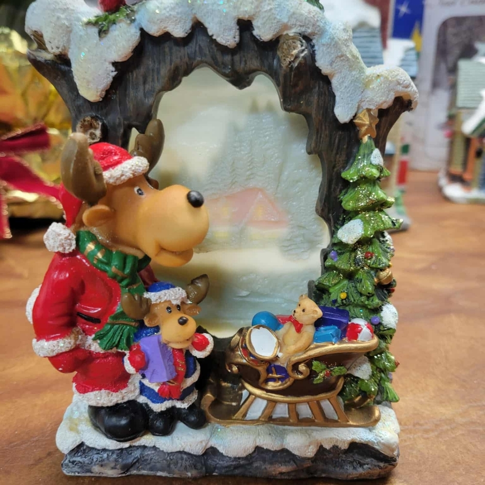 Vintage Christmas Tea Light Candle Holder - Illuminated Picture